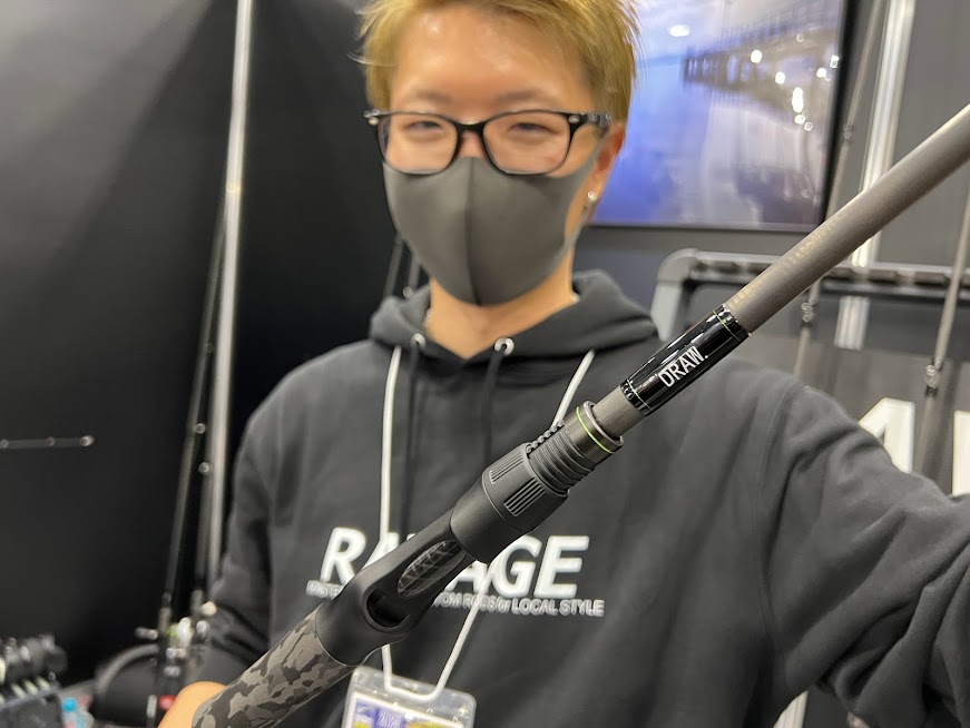 コダワリ強め】クレイジーバススタジオの”小型プラグのデッドスローリトリーブ”に特化したロッド「RAVAGE -DRAW.-」 |  釣りの総合ニュースサイト「LureNewsR（ルアーニュース アール）」